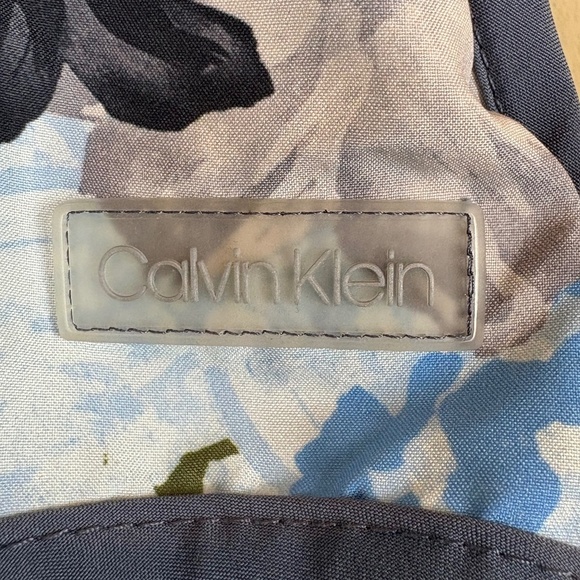 Calvin Klein Gray/Blue/Green Floral Running Shorts with Side Open Pockets/Lining - Picture 5 of 11